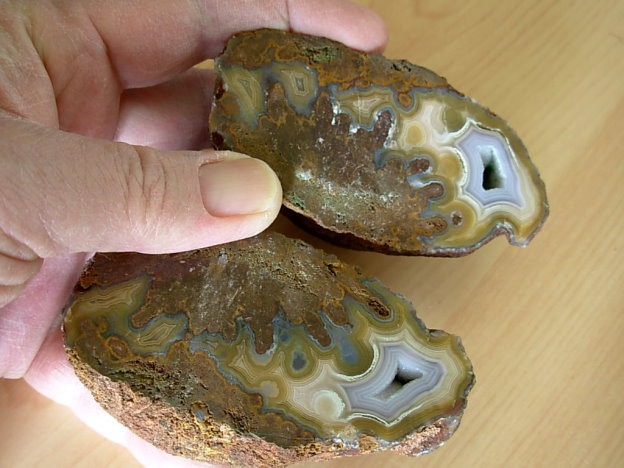 Pseudo Mexico Coyamito Agate Pair