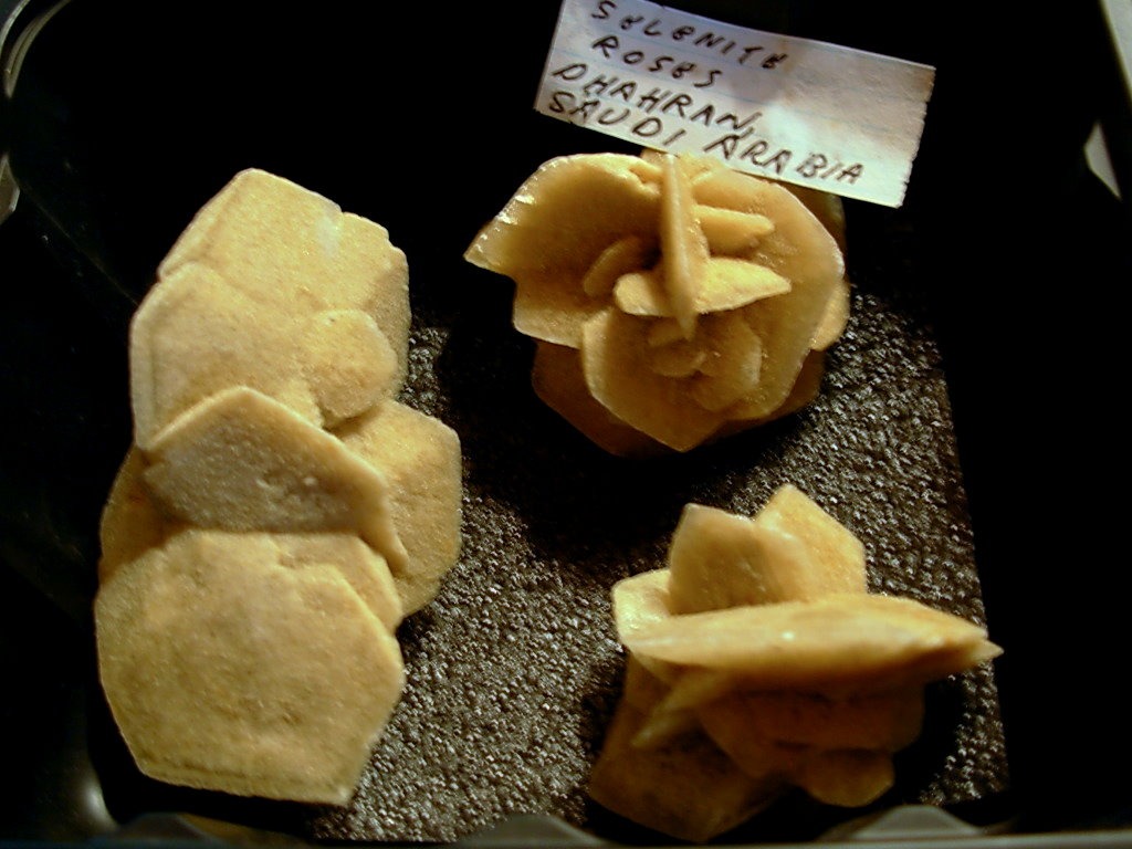 Selenite_Desert_Rose_Dhahran_03