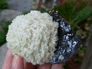 Barite Snowball on Sphalerite from the Elmwood Mine