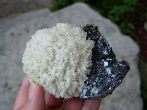 Barite Snowball on Sphalerite from the Elmwood Mine