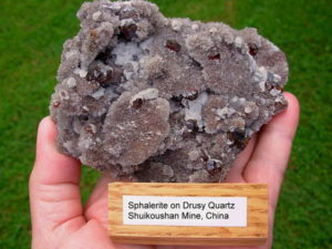 XL Sphalerite on drusy Quartz from Shuikoushan Mine, China