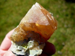 136g Fluorescent Scheelite from China