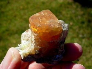 DSCN5835136g Fluorescent Scheelite from China