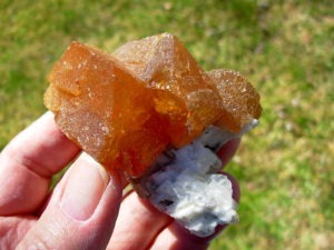 265g Fluorescent Scheelite from China