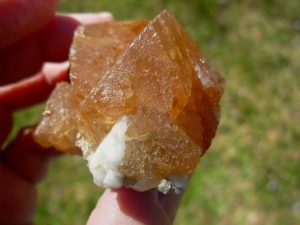 265g Fluorescent Scheelite from China