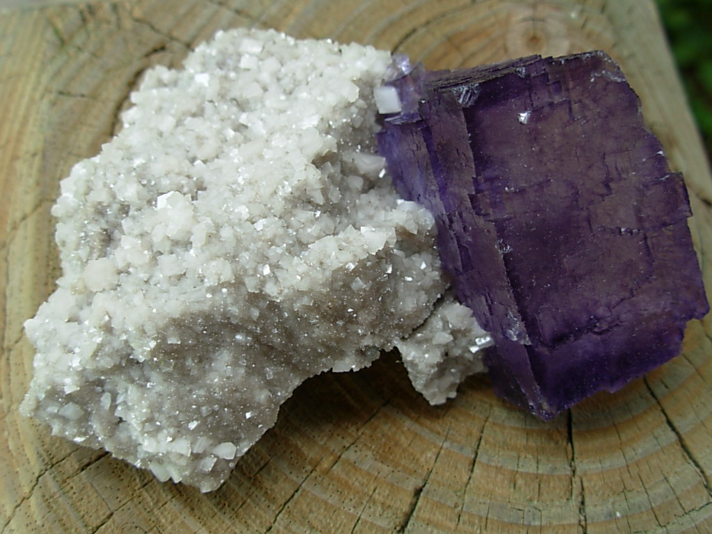 Zoned Purple Fluorite and Quartz on Dolomite from the Elmwood Mine