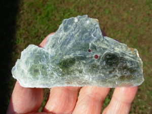 Garnetsa in Muscovite