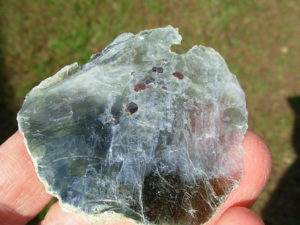 Garnetsa in Muscovite