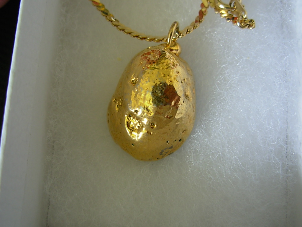 illianite necklace rear (1970's)