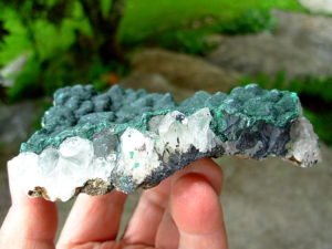 Malachite_on_Quartz_D_3_