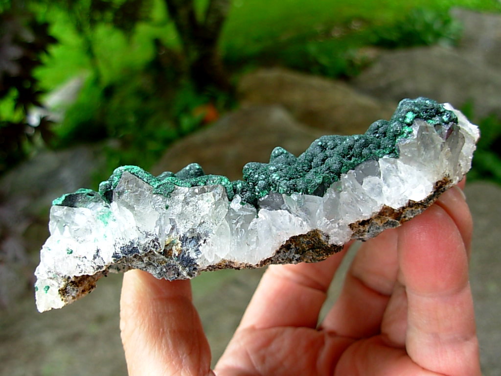 Malachite_on_Quartz_D_4_