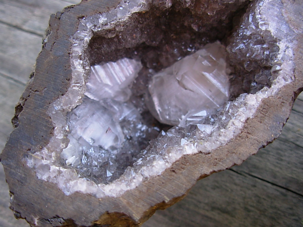 What Is a Geode? How to Find and Open Geodes