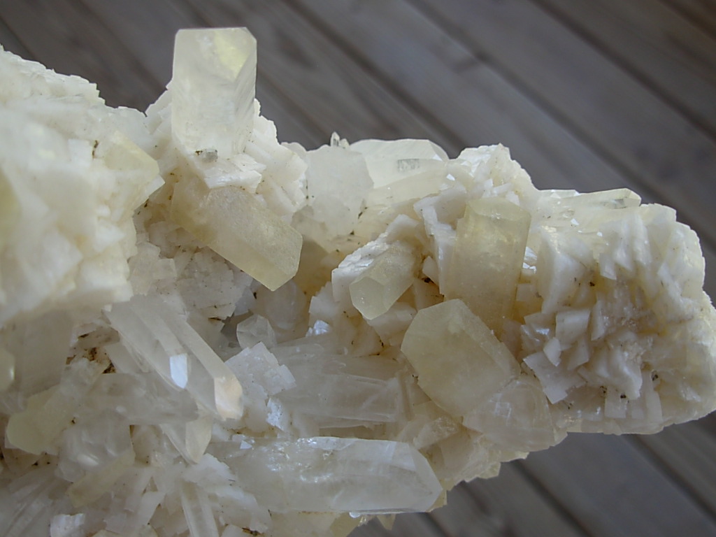 Calcite Dolomite and Quartz (6)