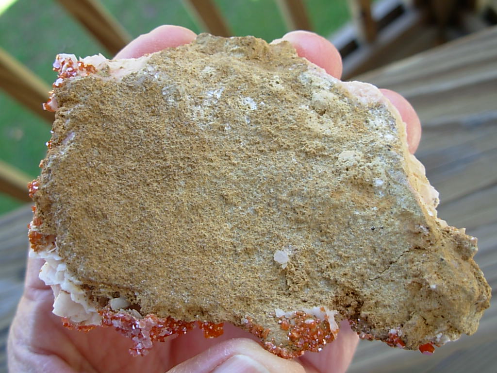 Vanadinite on Barite (3)