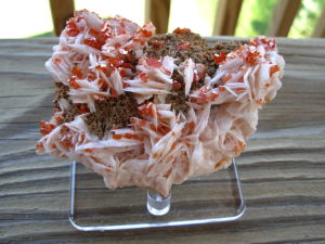 Vanadinite on Barite (7)