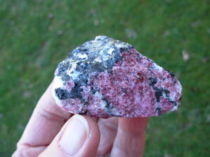 Eudialyte_03