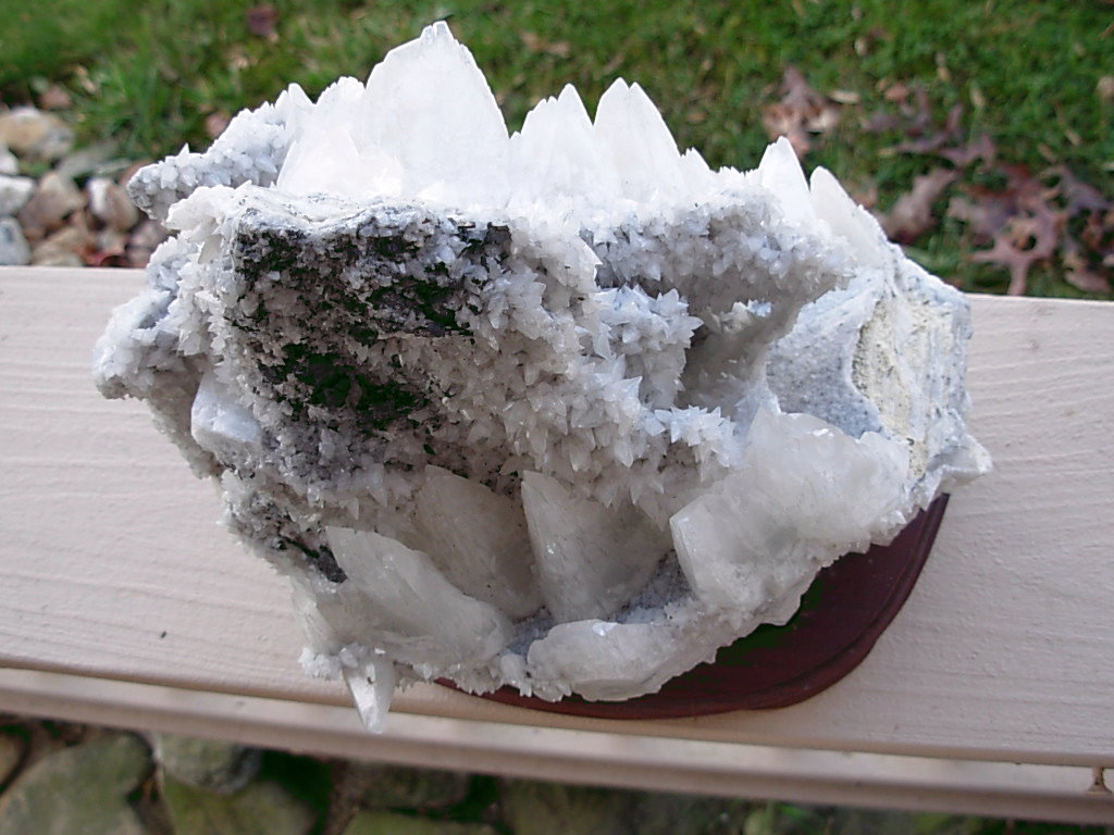 Beautiful Old White Calcite Granate and ite / Old 
