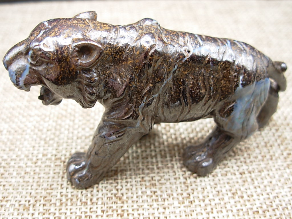 Boulder Opal Carved Gem Lion from Winton, Queensland, Australia - Image 5