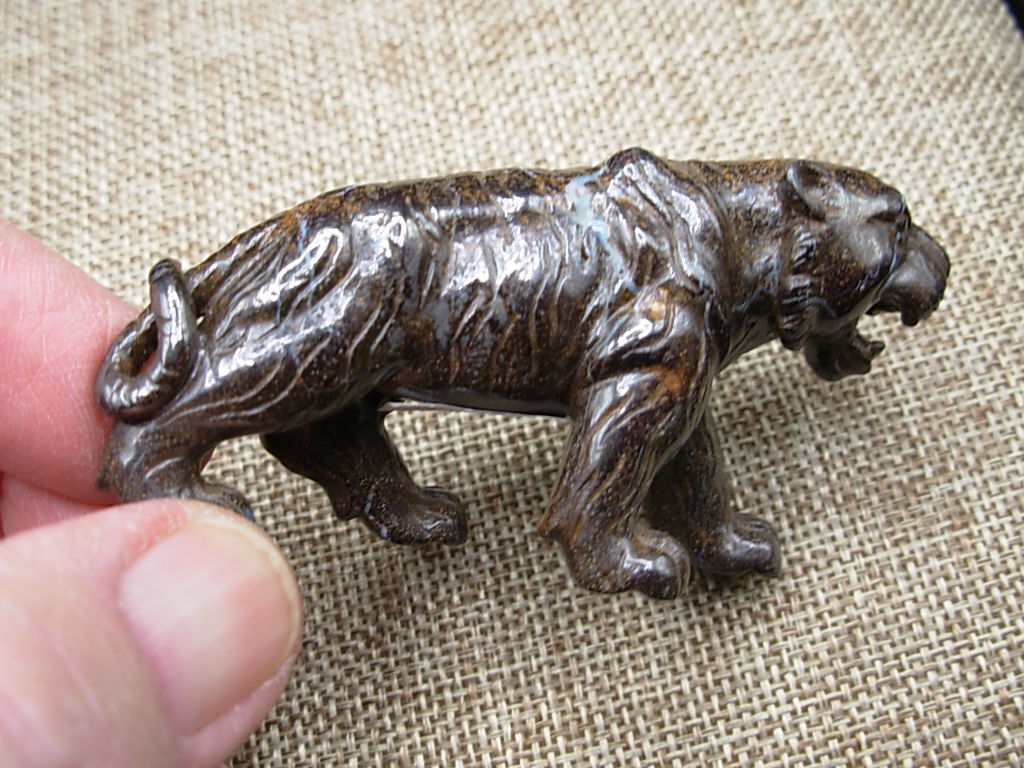 Boulder Opal Carved Gem Lion from Winton, Queensland, Australia - Image 9