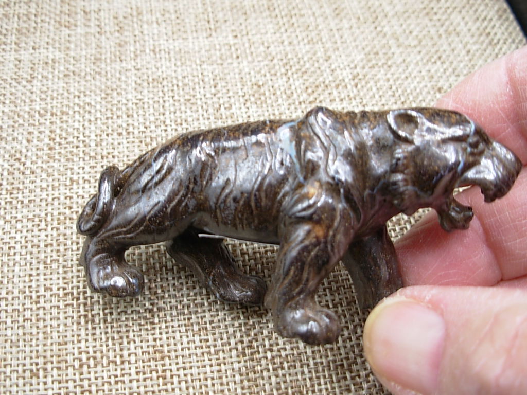 Boulder Opal Carved Gem Lion from Winton, Queensland, Australia - Image 10