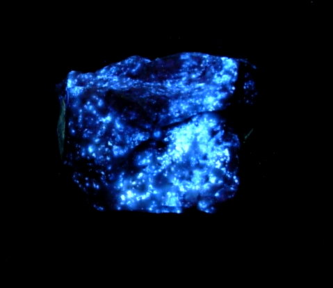 Fluorescent 11 Rare Old Stock Scheelite in Quartz