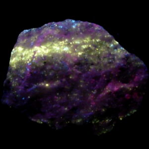 Fluorescent 14 Chondrodite and Diopside on Calcite