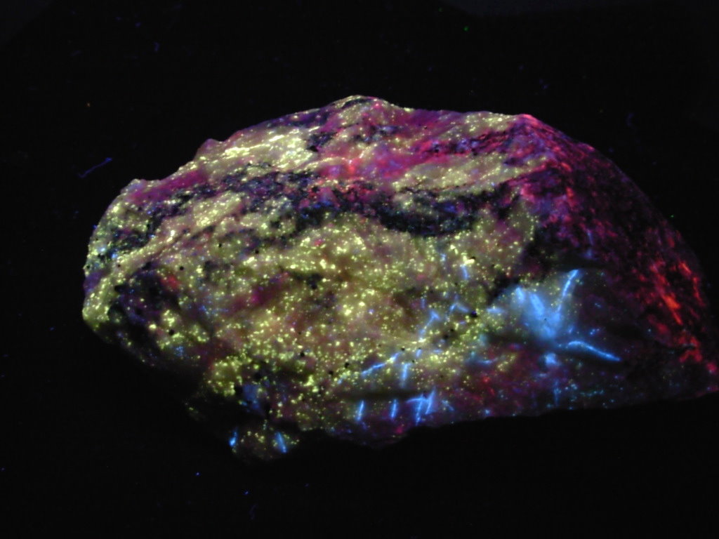 Fluorescent 8 Large Cabinet Premium Aragonite "Lightning Bolts" with Chondrodite and Diopside on Calcite - Image 3