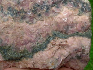 Rhodochrosite 1 (17)