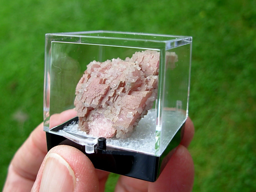 Rhodochrosite with Quartz from Travona Mine 4
