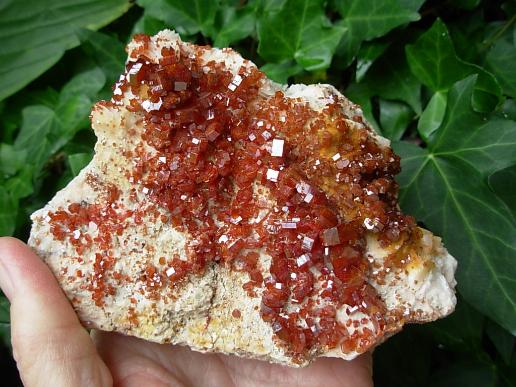 Vanadinite Morocco (1)